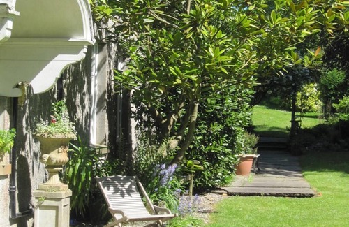 Llandybie Cottage | Cottage with Garden View at Glynhir Mansion