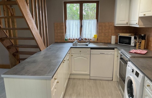 Tortefontaine Cottage | Cottage With Outdoor Pool, Sleeps 8 all ensuite
