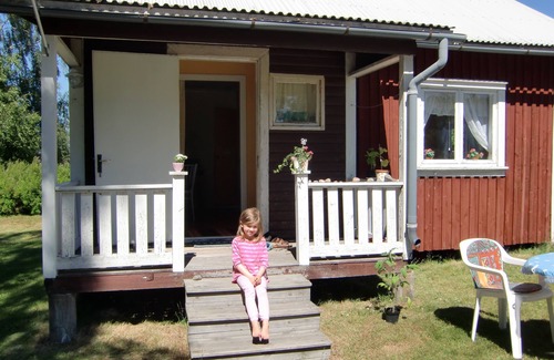 Saffle Cottage | COTTAGE WITH WONDERFUL LOCATION AT LAKE VÄNERN