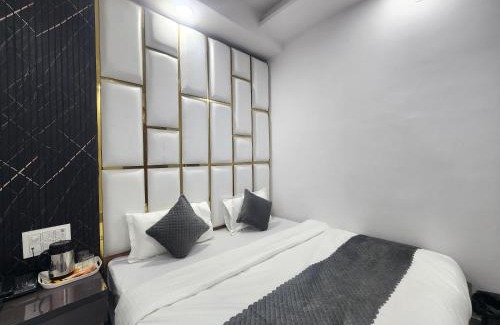 Paharganj Hotel | Cottage Yes Sir Dx