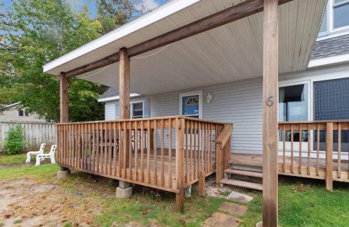 Greenbush Apartment | Cottages 6-7-9 - 8BR Lakefront stay for 16