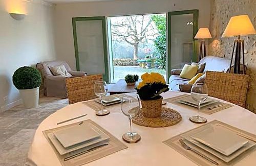 Bourrou House | Cottages Piscine Tennis 22pers