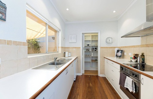 Cottesloe House | Cottesloe Artist’s Retreat - Executive Escapes