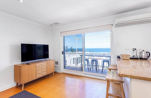Cottesloe Apartment | Cottesloe Azura Apartment - Executive Escapes