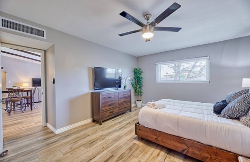 Broadway Palms House | Cotton Clean Escape - 3Bedrooms - sleeps 8!
