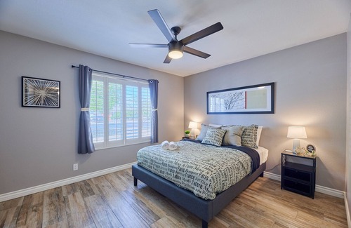 Broadway Palms House | Cotton Clean Escape - 3Bedrooms - sleeps 8!
