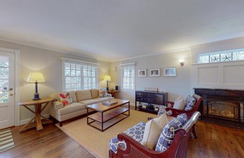 Cotuit House | Cotuit Mannor