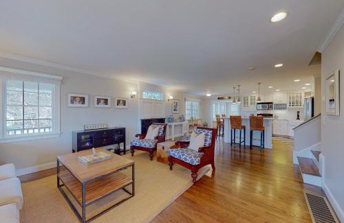 Cotuit House | Cotuit Mannor
