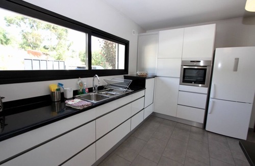 Sao Bartolomeu de Messines Villa | Country house 20 minutes from the beach. Unobstructed view. Wi-Fi. A/C.