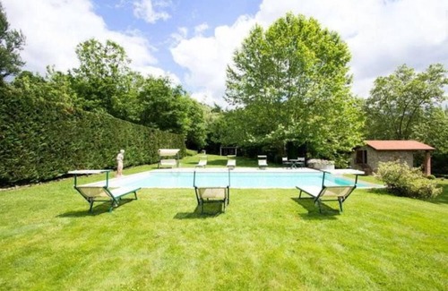 Castelnuovo di Garfagnana Villa | Country villa in Garfagnana with pool, free wifi internet, large property around