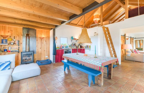 Santa Margarida da Serra Cottage | Country House with Private Terrace, Private Garden and Wi-Fi