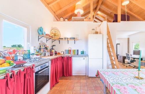 Santa Margarida da Serra Cottage | Country House with Private Terrace, Private Garden and Wi-Fi