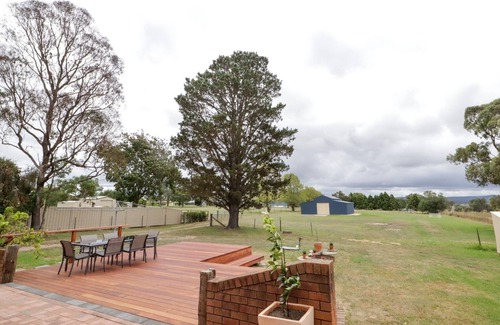 Tenterfield House | Country 4-Bed Homestead with Games Room & Views