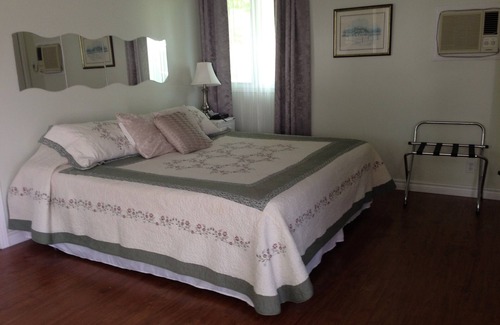 Douro-Dummer Bed & Breakfast | Country Atmosphere - City amenities, Minutes to downtown