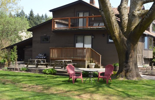 Newberg House | country casual home near Newberg, gateway to Willamette Valley wine country