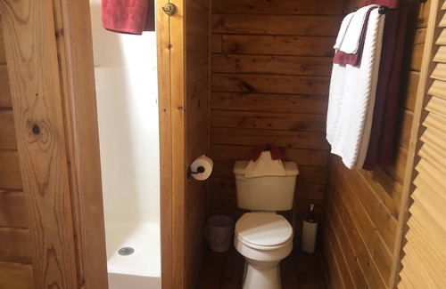 Hillsboro Cabin | Country Charm Cabin