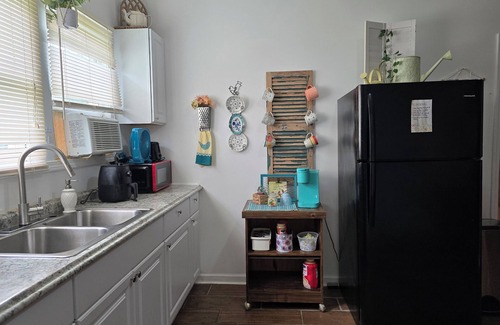 Pine Level Other | Country Charm Cottage - 2br Wifi close to interstate!