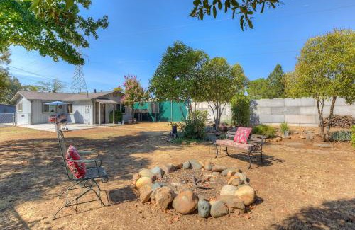 Oroville House | Country Charm Cottage
