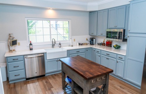 Saint Albans House | Country Charm with Modern Amenities - Great for Families/Golf/Corporate