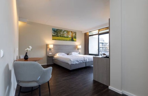 Winterswijk Hotel | Country Comfort with Heated Indoor Pool, Game Room and Free On-Site Parking