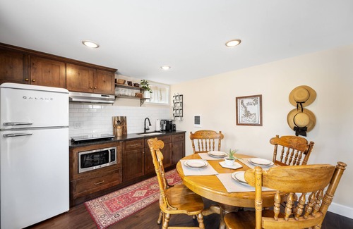 Hayden Apartment | Country Cottage Apartment