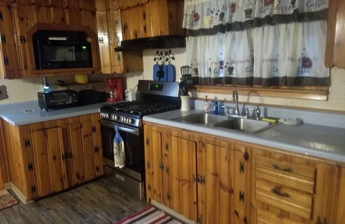 Newtonville House | Country Cottage Charm, Close To Albany And Ski Areas Of New England