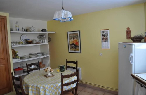 Lussan Cottage | Country Cottage/Gite - LussanHouse with character