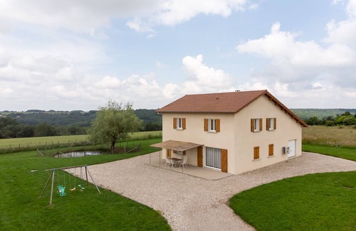 Roybon Cottage | Country Cottage * ideal for large family, family celebration and relaxation