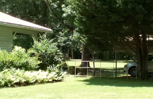 Roxie House | Country cottage in fantastic Natchez with WiFi, AC