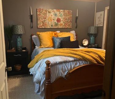 Sloans Valley Villa | Country Cottage Love Nest Lake Cumberland