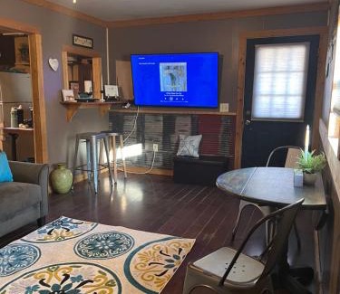 Sloans Valley Villa | Country Cottage Love Nest Lake Cumberland