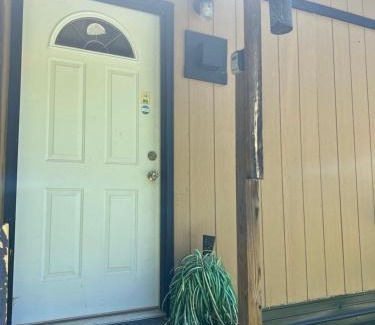 Sloans Valley Villa | Country Cottage Love Nest Lake Cumberland