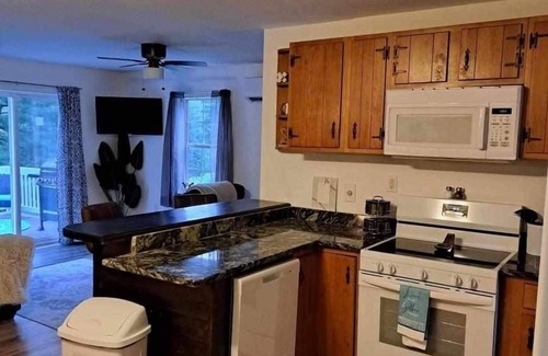 Laurens House | Country Cottage Retreat, perfect baseball home, short drive fields in Oneonta.