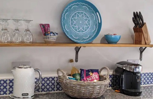 Widemouth Bay Cottage | Country Cottage with Hot tub - perfect Cornish escape