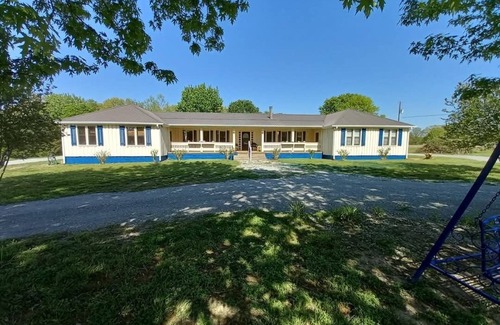 Jackson Apartment | Country Cozy apartment cabin 3 minutes from Jackson baseball fields