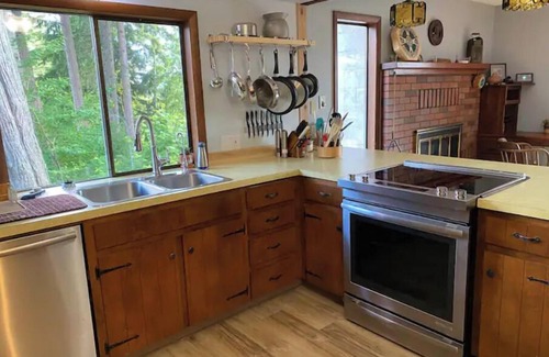 Carrolls House | Country Craftsman Cedar Retreat