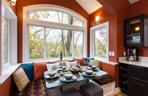 Front Royal Cottage | Country Elegance overlooking the Shenandoah River