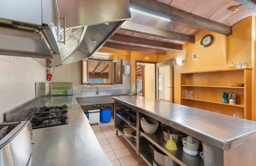 Sant Iscle de Vallalta House | Country House 'Rocosa' with Mountain View, Wi-Fi and Air Conditioning