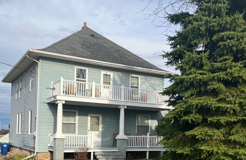 Malone Apartment | Country Farmhouse -7 minutes from Lake Winnebago