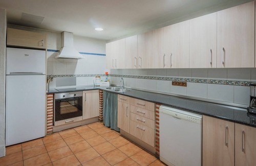 San Miguel del Arroyo House | Country House 'El Pico Llanillo' with Mountain View, Private Pool and Wi-Fi