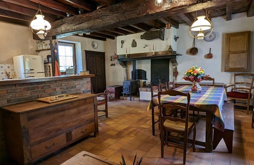 Neuvy-Saint-Sepulchre Cottage | Country house with garden and parking near Neuvy-Saint-Sépulchre