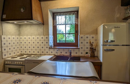 Neuvy-Saint-Sepulchre Cottage | Country house with garden and parking near Neuvy-Saint-Sépulchre