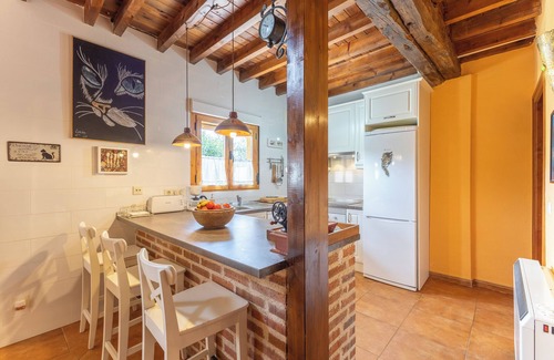 Bonilla de la Sierra House | Country House 'El Mirador Del Gato 2' with Mountain View, Shared Pool and Wi-Fi