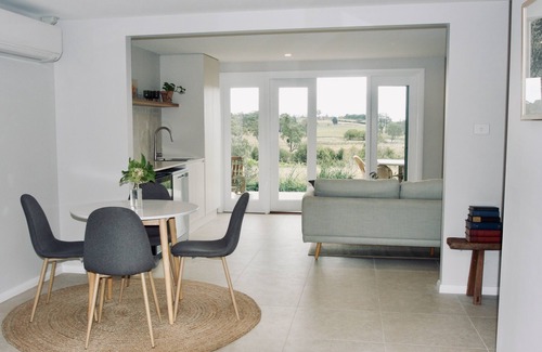 Nashdale House | Country home & garden | Edge of town | Orange