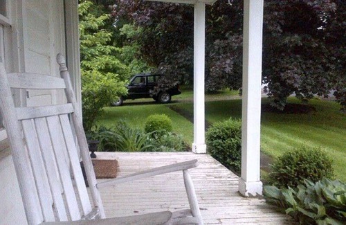 Stuyvesant House | Country home in a park-like setting, perfect for private enjoyment.