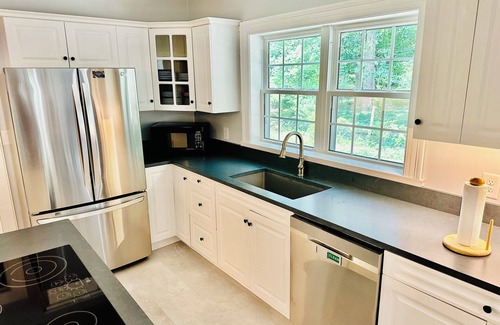 McCain House | Country Home with Hot Tub and Two Kings