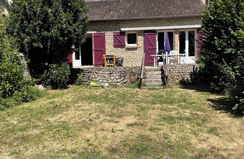 Beaumont-sur-Sarthe House | Country house with river access from private pontoon