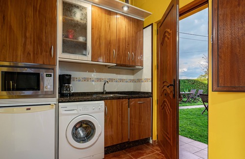 Susacasa House | Country House 'Apartamento Amarillo' with Shared Garden