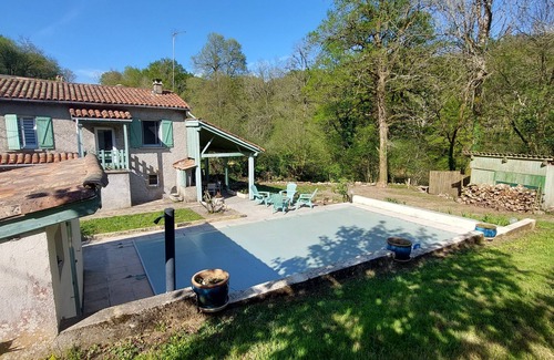Lasfaillades House | Country house, authentic, with swimming pool.