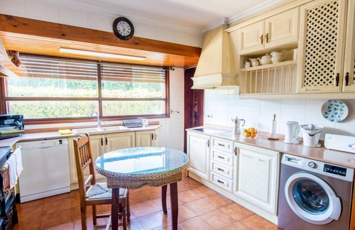 Getxo House | Country House 'Azkorri Beach House' with Private Terrace, Private Garden and Wi-Fi